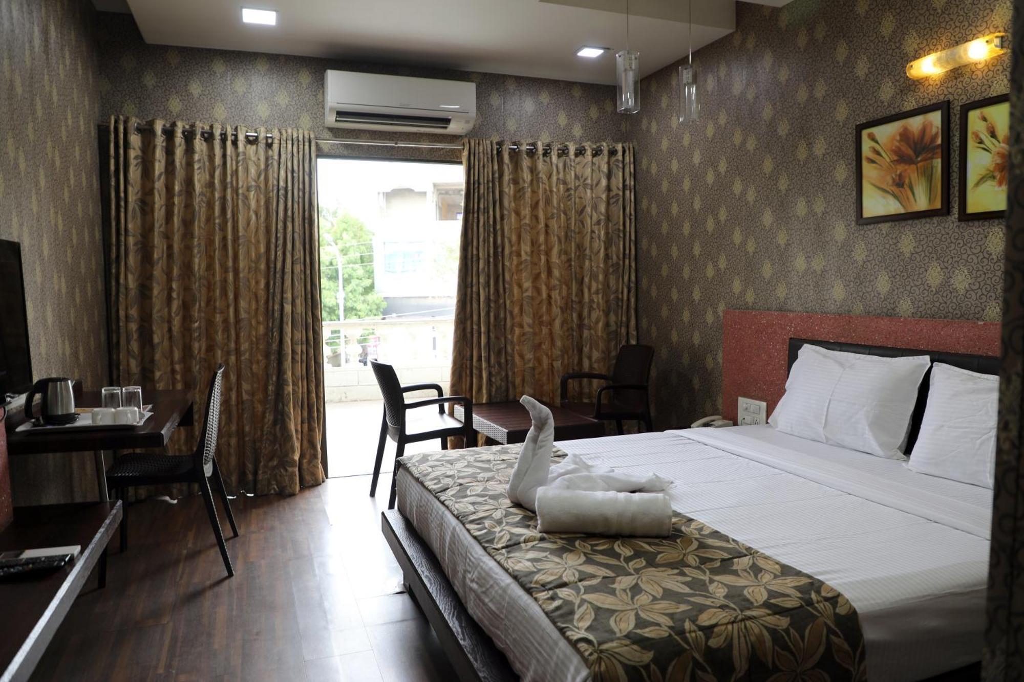 Hotel Pearls Aurangabad  Zewnętrze zdjęcie