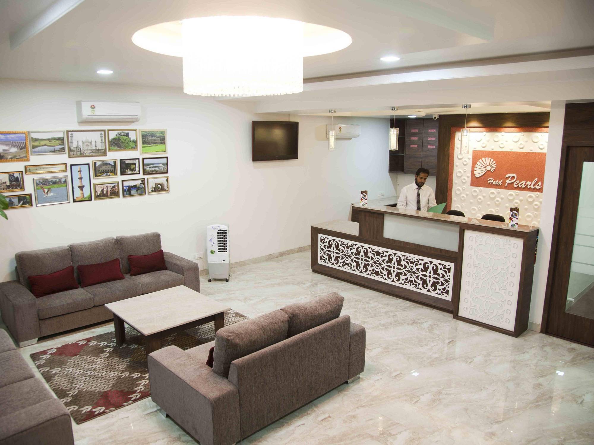Hotel Pearls Aurangabad  Zewnętrze zdjęcie
